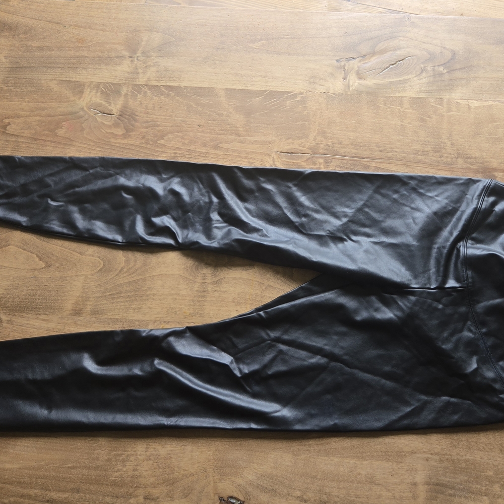 White House Black Market Men's Sleek Black Pants